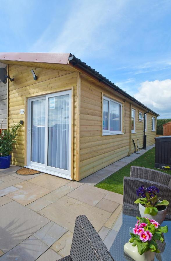 Lovely 2 Bed Chalet In Bridlington Free Electric Exterior photo